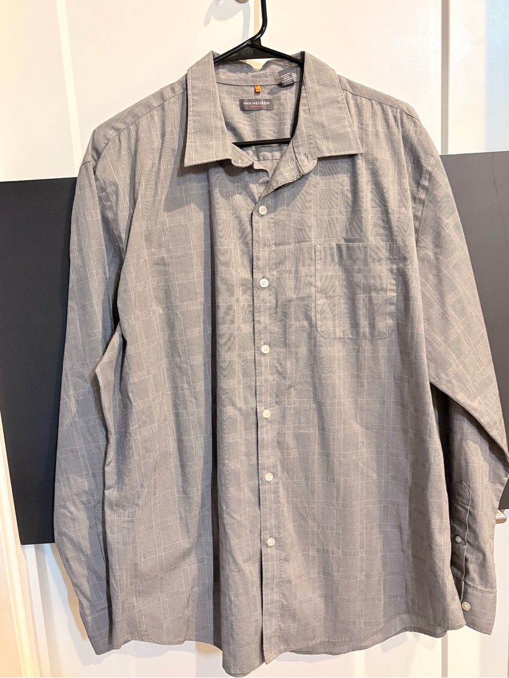 Van Heusen Gray Button-Down Casual Long Sleeve Shirt